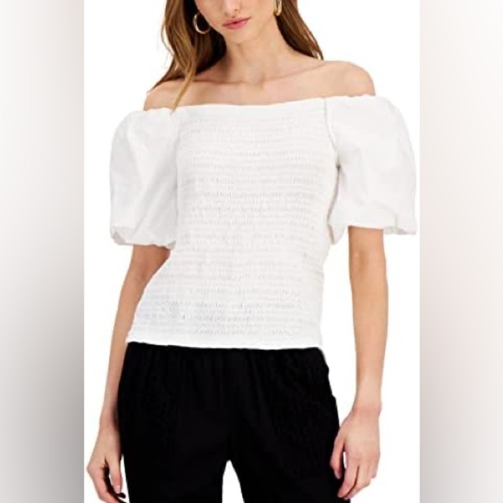 NWT INC International Smocked Puff Sleeves Top
